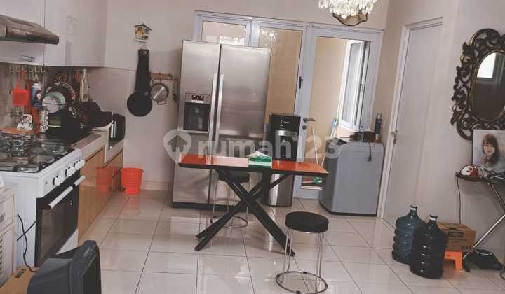 Rumah Adem dan Minimalist di Kota Wisata Cibubur 2