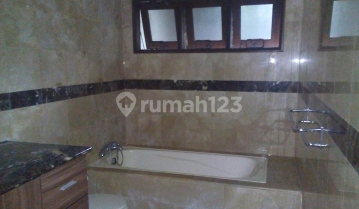 Rumah yang Nyaman dan Menawan di Pejaten 2