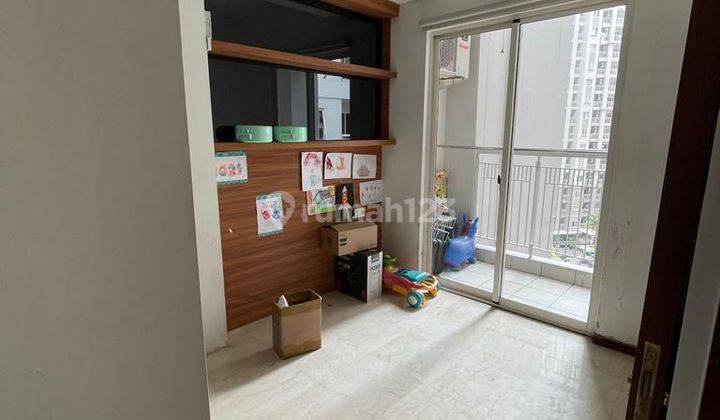 2br + Luas 72 M2 Full Furnish Lantai Rendah Apt.royal Mediterania 2