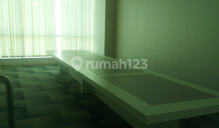 Rent Office Space at Apl Tower, Semi-Furnished in Tanjung Duren