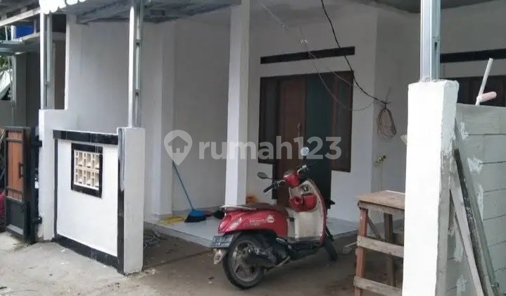 Village House for Sale Ready to Occupy East Sepatan, Good House PPJB in East Sepatan