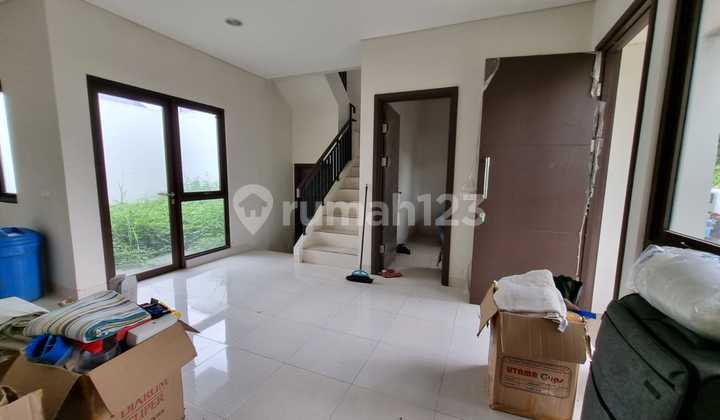 Rumah Bagus Semi Furnished SHM BSD Nusaloka, Tangerang 2