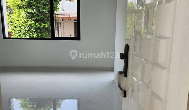 Rumah Modern Minimalis, Bsd 200 300m Strategis,fas Baru Fantastis 2