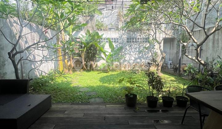 Rumah Hijau Banyak TAMAN, GREEN House Provence BSD Ternyaman, Puspita