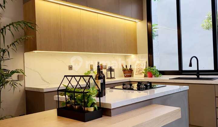 6 jd 5M | Rumah Bagus Versailles, SHM KPR BSD Furnis, Tangerang GRANITS 2