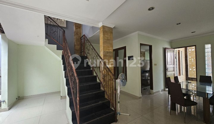 Rumah 5 Kamar Tidur Cantik Dijual, di Gatsu Barat Denpasar Area 2