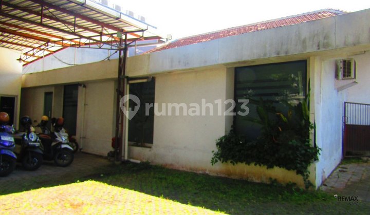 Rumah Bagus Gaya Tradisional Disewakan, di Denpasar Renon Area 2