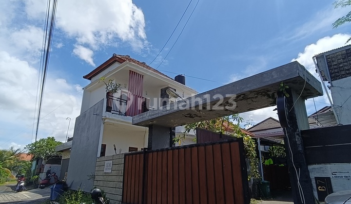 Rumah Cantik di Pusat Kota Dijual, di Abianbase, Badung Area 2