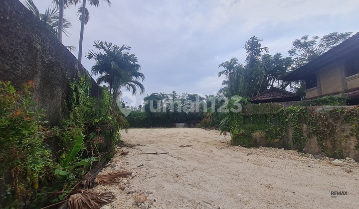 Tanah 9,74 Are Siap Investasi Zona Pariwisata Dijual, di Seminyak Area