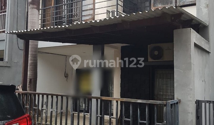 Rumah Bagus 2 Lantai Disewakan Area Sunset Road, Kuta 1