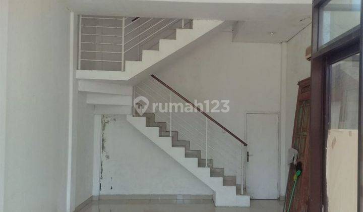 3 Floor Shophouse in Strategic and Good Location for sale, Seminyak Area 2