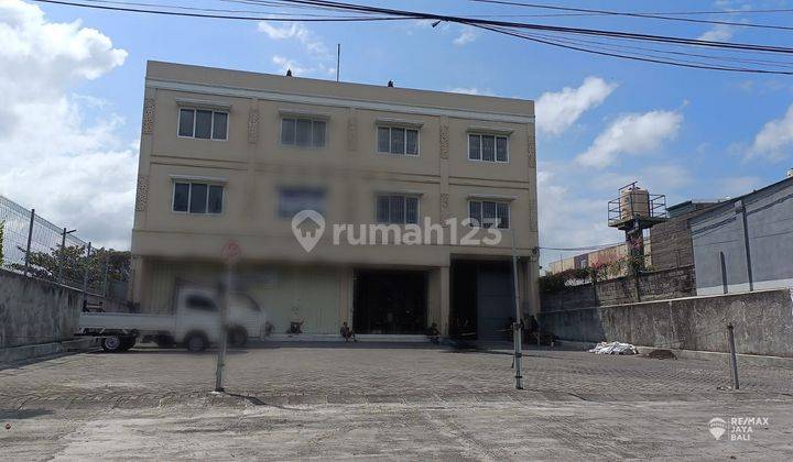 New 3 Floor Shophouse in Good Location for Rent, Kerobokan Area 1