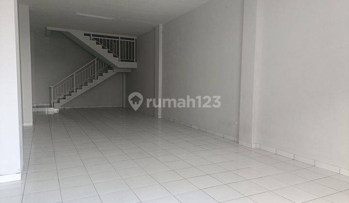 New 3 Floor Shophouse in Good Location for Rent, Kerobokan Area 2