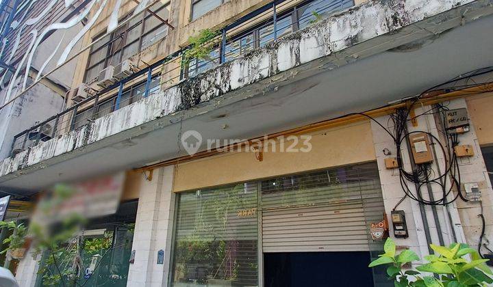 3 Floor Shophouse in a Shopping Complex for Rent, Kuta Area 1