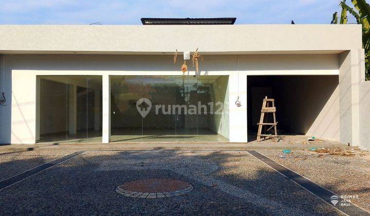 New Shophouse with Large Parking Yard for Rent, Kerobokan area 1