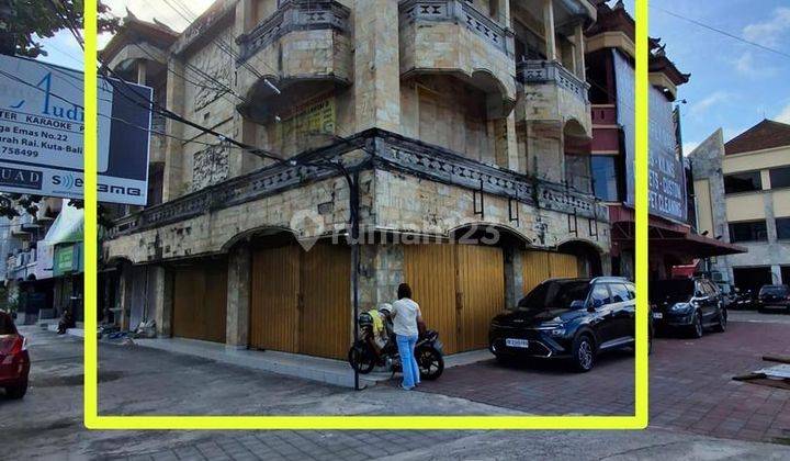 Prestigious Location Hook Shophouse for Rent, Badung area 1