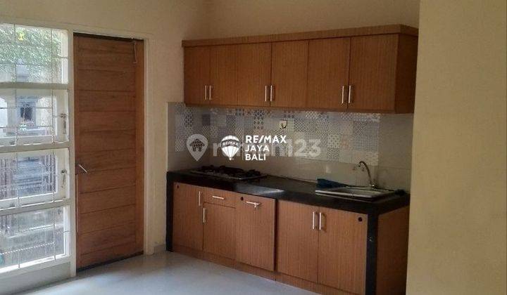 Rumah Minimalis 2 Lantai Non Furnished Disewakan, area Renon 2