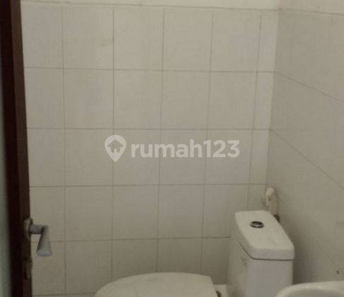 Toko 1 Lantai Dipinggir Jalan Utama Disewakan, di Kerobokan 2