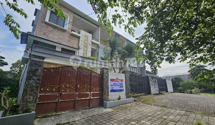 Rumah 5 Kamar Tidur Cantik Disewakan, di Gatsu Barat Denpasar Area
