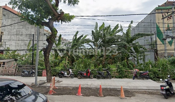 Beautiful Land 21 Are Location in the Center of Tourism for Sale, Kuta area