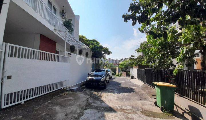 Rumah Furnished 2 Lantai Disewakan, area Taman Giri Benoa 1