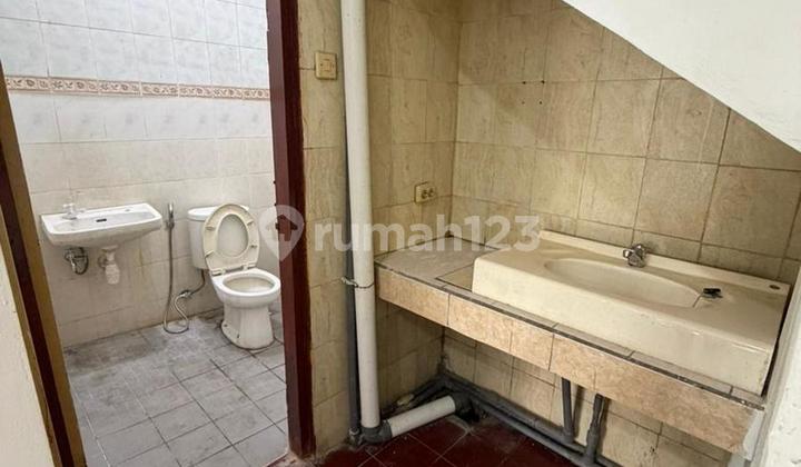 Shop House for Sale in Tuban, Kuta - Strategic & Busy Location. 2