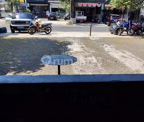 For Rent: Ex Cafe in Renon Area, Super Strategic Location