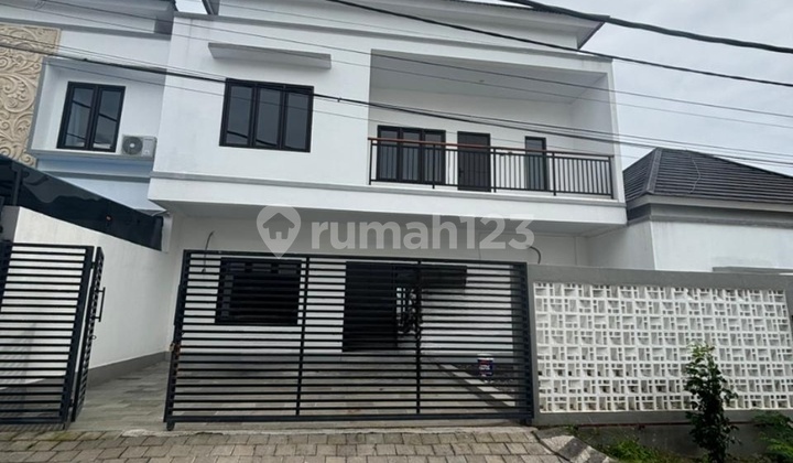 Rumah Baru Dalam Kompleks One Gate Dijual, di Mumbul Jimbaran Area 2