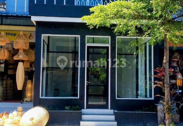 Good Quality Shop House for Rent on Main Road, Seminyak Area