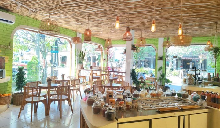 For Rent: 1-Story Ex Restaurant with Tropicana Style, in Seminyak Area