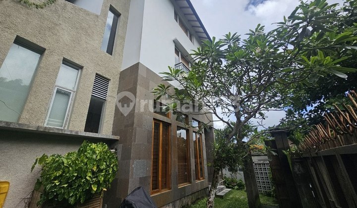 Villa in Exclusive Complex for Sale, in Balangan, Jimbaran Area Villa in Exclusive Complex for Sale, in Balangan, Jimbaran Area