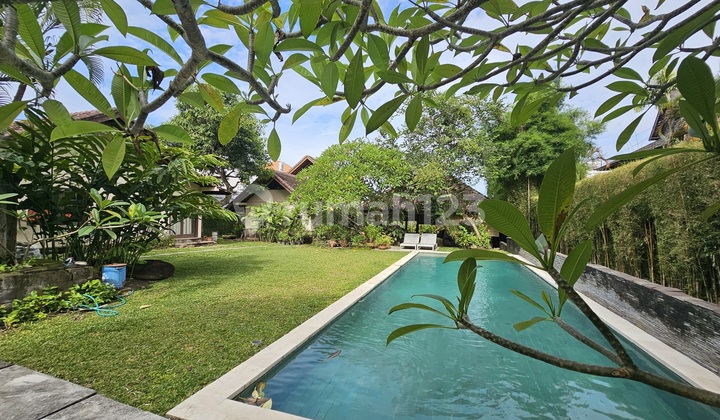 Land 12 Are Plus Guest House for Sale, in Padang Linjong, Canggu Area