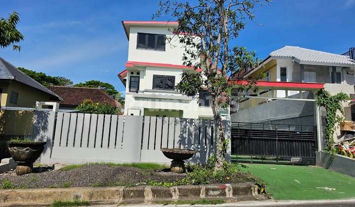 Rumah Konsep Villa Dalam Komplek Pecatu Graha Dijual, Jimbaran area Rumah Konsep Villa Dalam Komplek Pecatu Graha Dijual, Jimbaran area