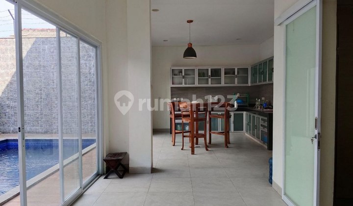 Rumah Cantik Konsep Villa Dijual, di Panjer, Denpasar Selatan Area