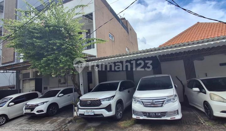Kost Running Elite 7 Kamar Tidur Dijual, di Seminyak Area