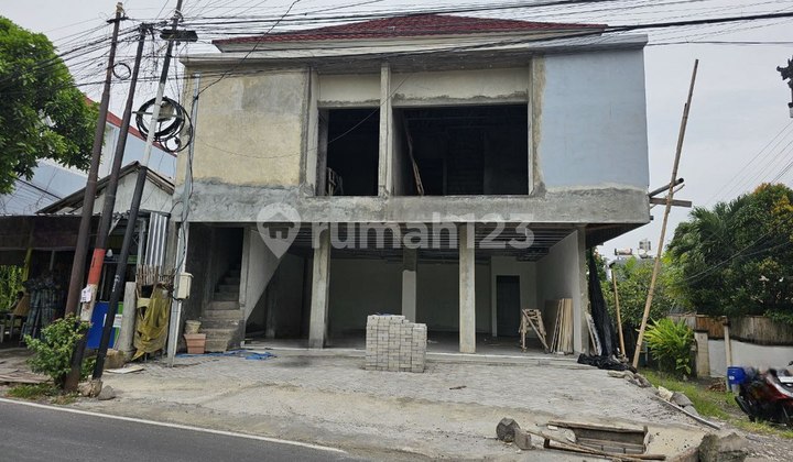 New Store On Main Road For Rent, In Tumbak Bayuh, Pererenan Area