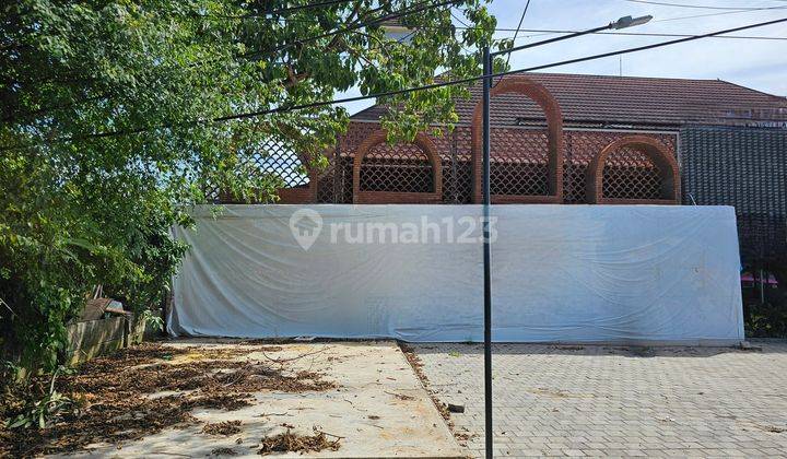Tempat Usaha Premium 3 lantai Diswakan, area Kuta 1