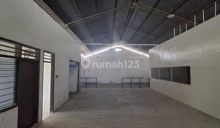 Warehouse and Business Premises on Main Road for Rent, Kerobokan Area 1