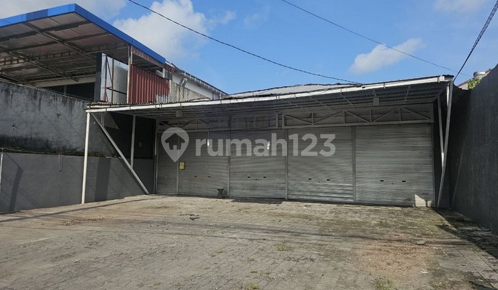 1-Story Shop for Rent, in North Mahendradatta Area, Denpasar 1