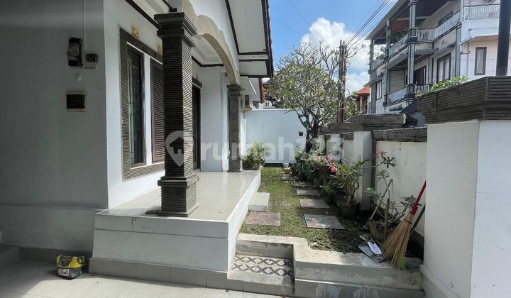 Rumah dengan Design Minimalis Tradisional Disewakan, Jimbaran Area 2