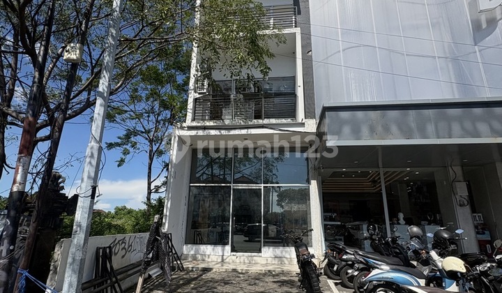 Strategic 3-Story Shop House for Sale, in Premium Area on Sunset Road, Kuta. 1