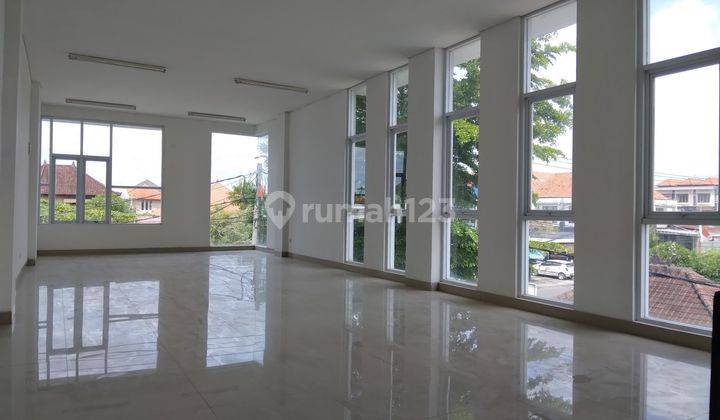Ruko 3 Lantai Lokasi Strategis Dijual, di Renon 2