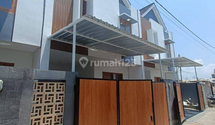 Rumah 2 Lantai One Gate System Disewakan, Area 1