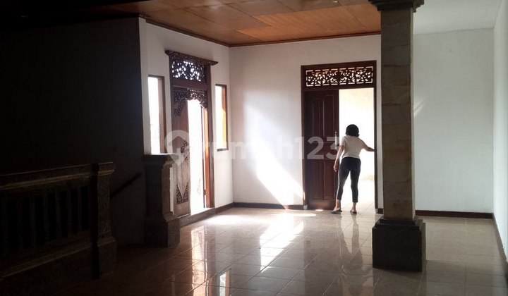 Traditional Balinese Style House and Office for Rent, West Denpasar area 2