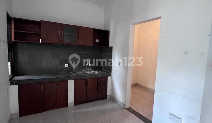 Minimalist House for Sale in a One Gate Complex, in Kerobokan Area 2