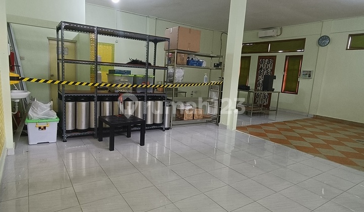 Ruang Usaha bisa untuk Kantor atau Gudang Disewakan, di Muding