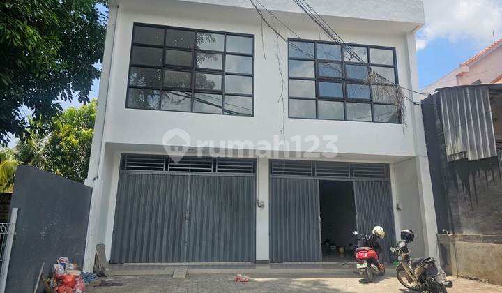New 2-Story Shop House for Sale in Strategic Location, West Denpasar