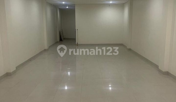 Commercial 3-Story Shop House for Rent, in Gatsu Tengah Area, Denpasar 1