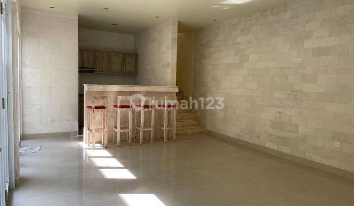 Rumah Semi Villa 2,5 Lantai Dijual, Area Jimbaran 2