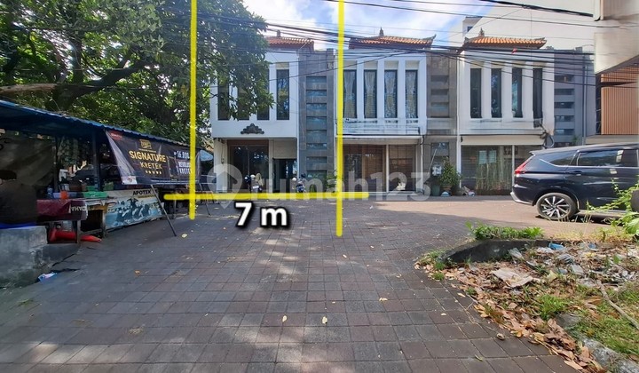 3-Storey Shop House in the Trade and Service Zone for Rent, in Renon